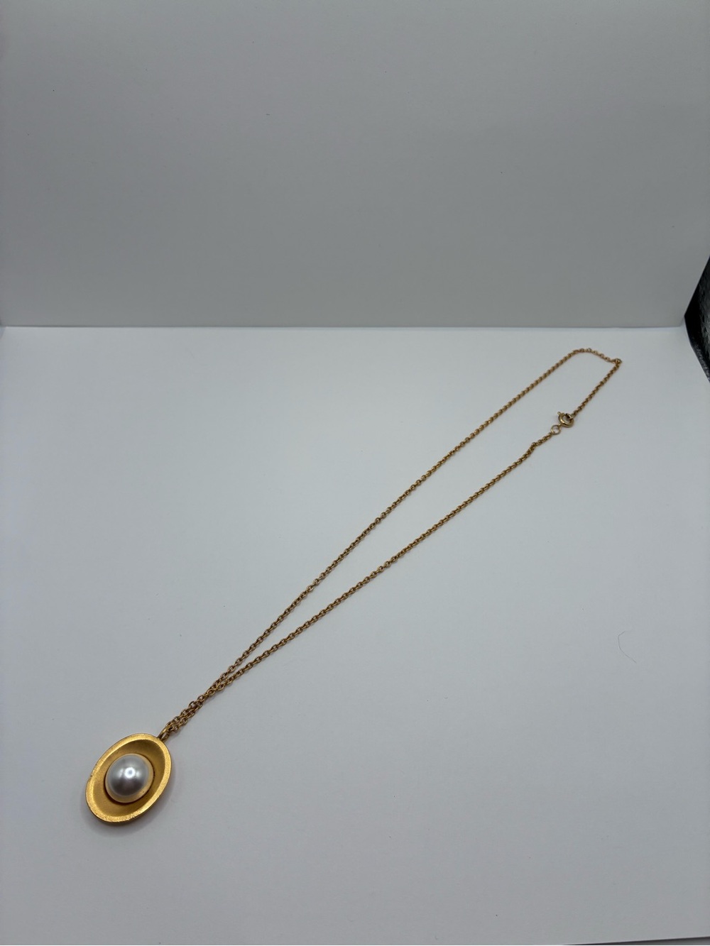 Vintage 1993 Metropolitan Museum Of Art KHM 24K Faux Pearl Pendant Necklace